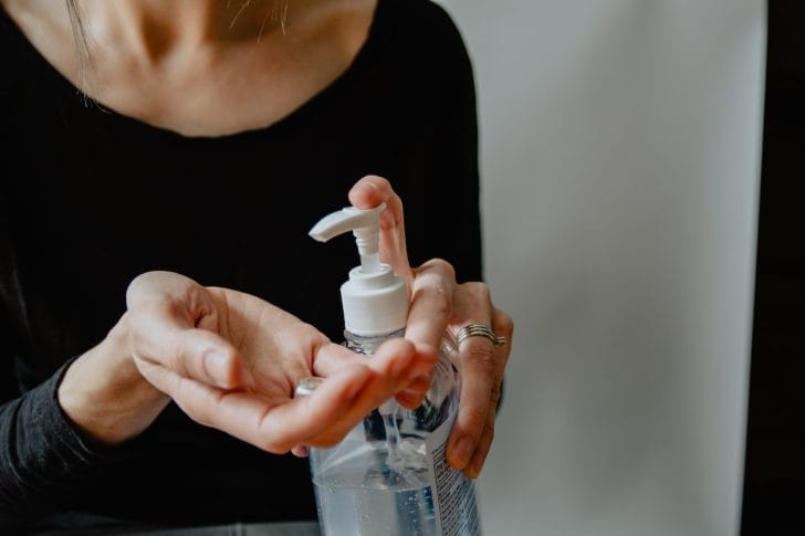 Hand sanitizer by Kelly Sikkema @ unsplash
